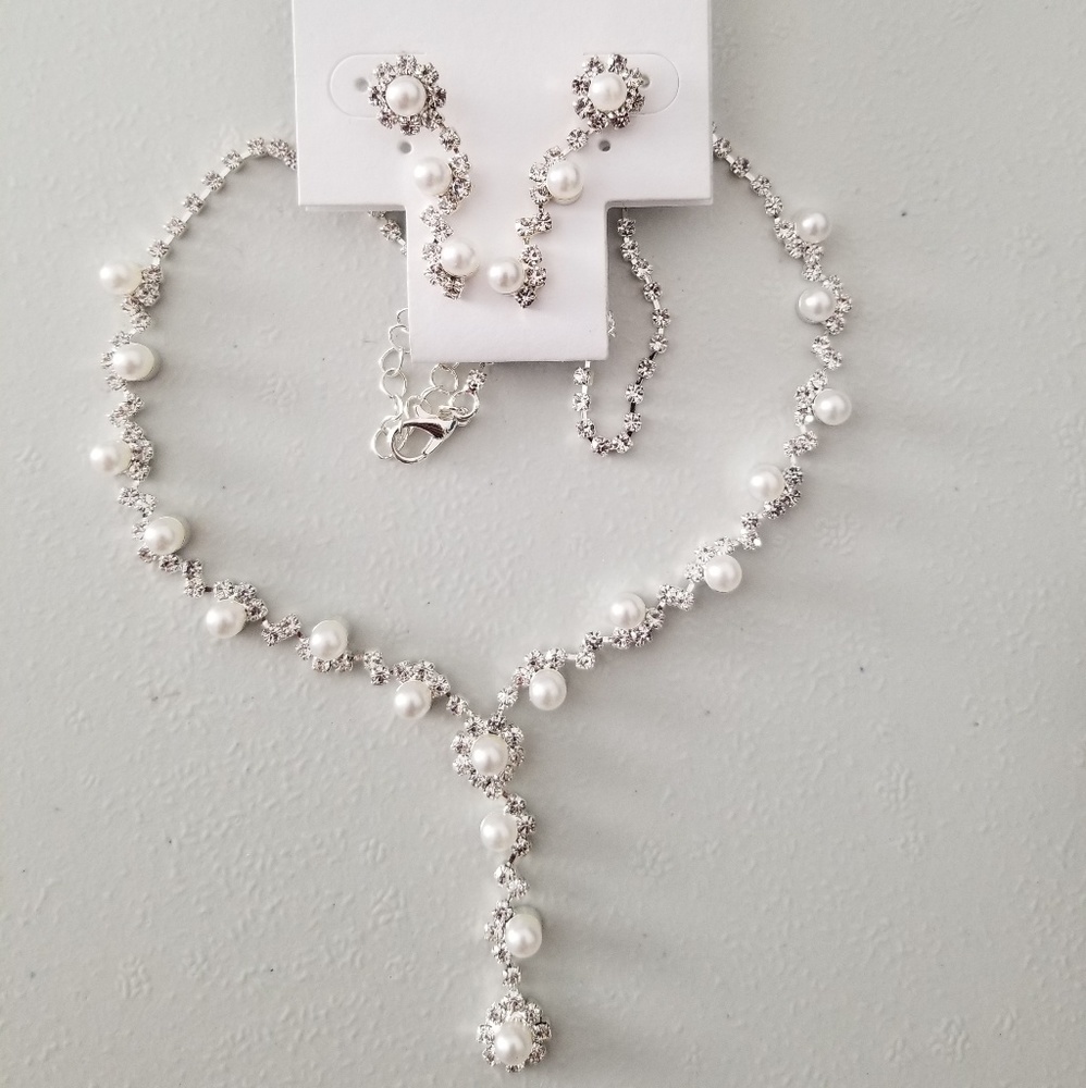 Y-Neck Flower Drop Set